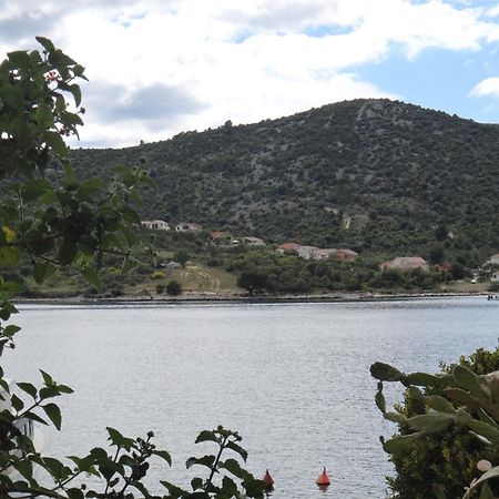 Apartments Selina Vinišće Εξωτερικό φωτογραφία