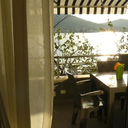 Apartments Selina Vinišće Εξωτερικό φωτογραφία
