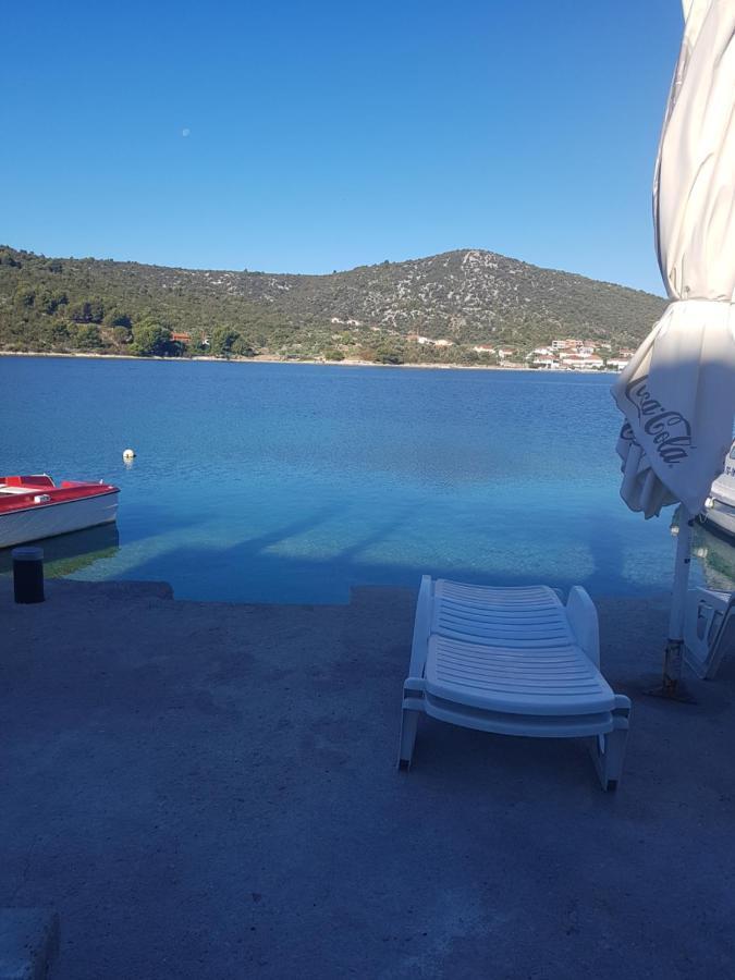 Apartments Selina Vinišće Εξωτερικό φωτογραφία