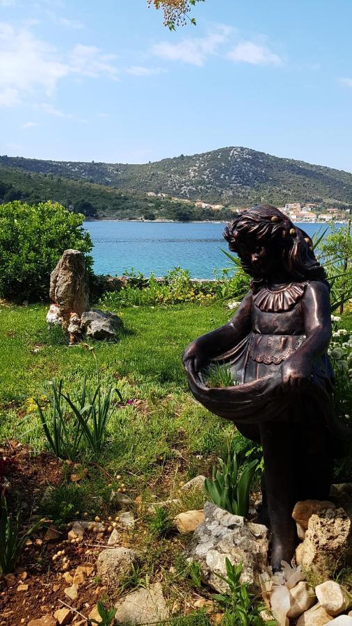 Apartments Selina Vinišće Εξωτερικό φωτογραφία
