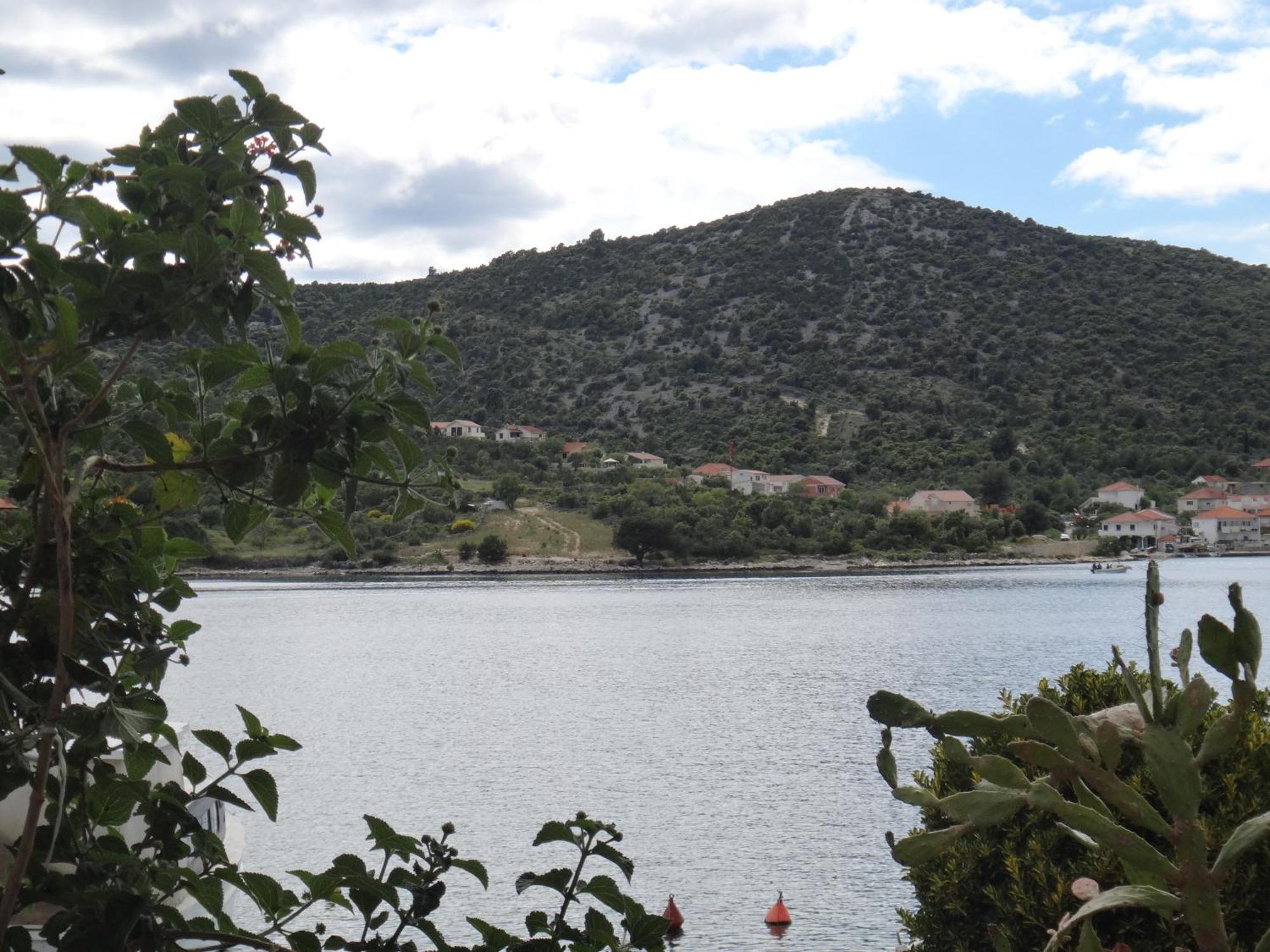 Apartments Selina Vinišće Εξωτερικό φωτογραφία