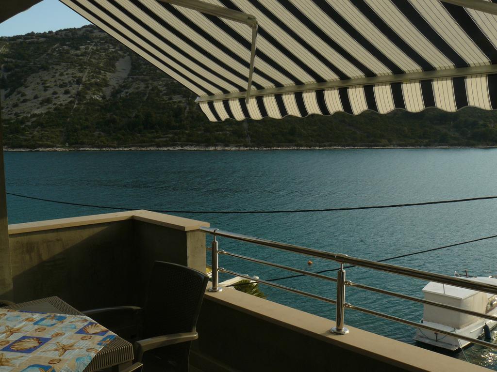 Apartments Selina Vinišće Εξωτερικό φωτογραφία
