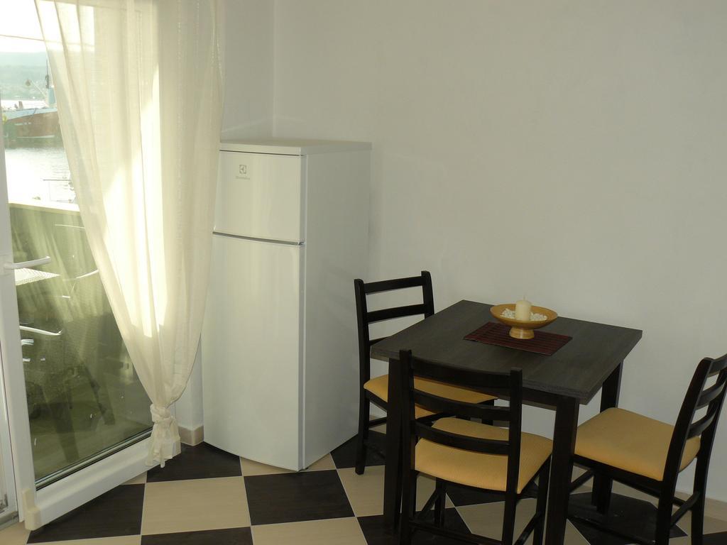 Apartments Selina Vinišće Εξωτερικό φωτογραφία