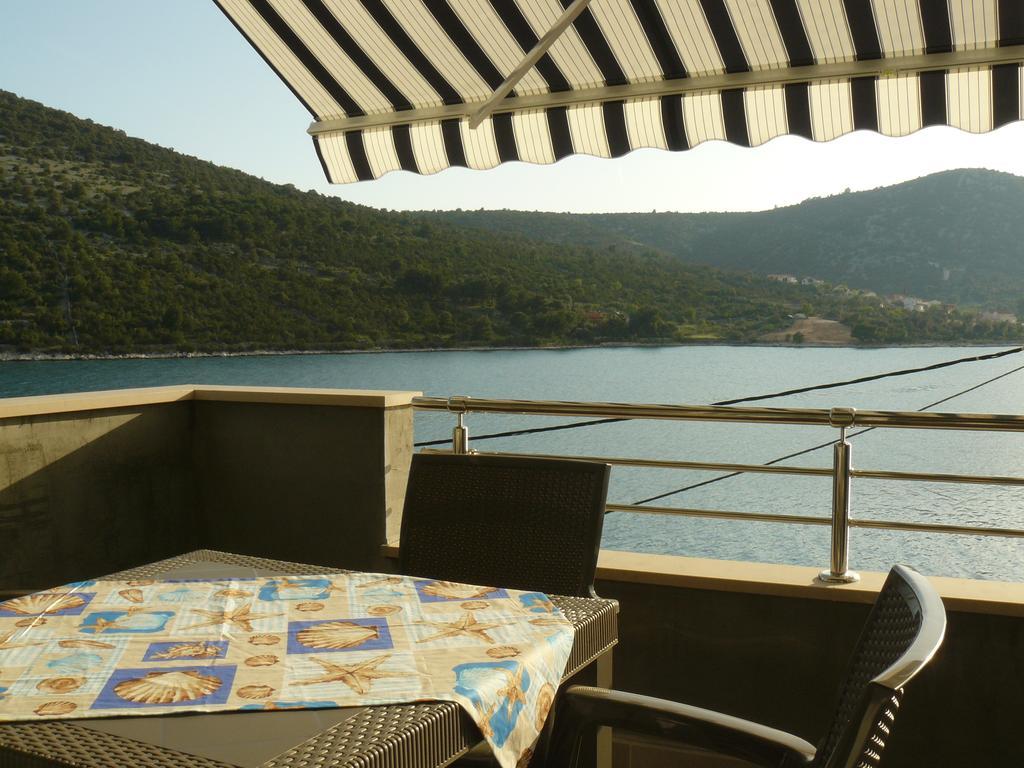 Apartments Selina Vinišće Δωμάτιο φωτογραφία